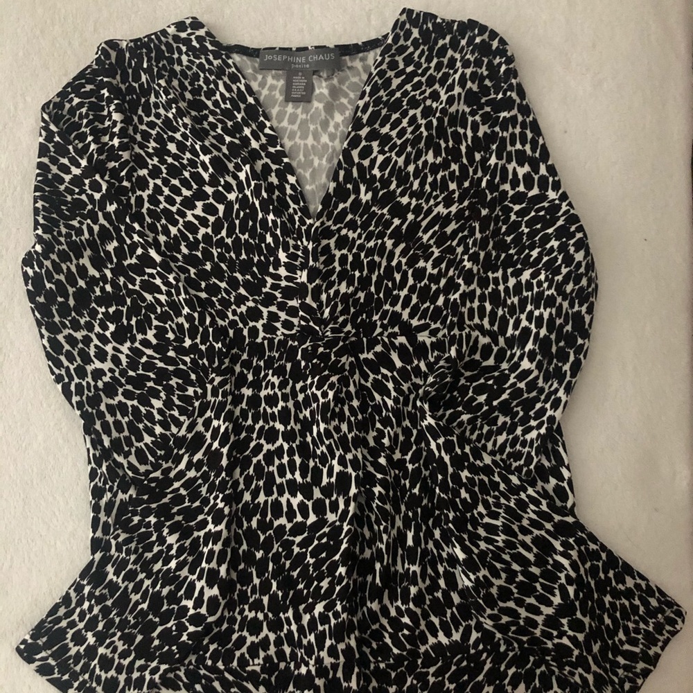 NWOT Women’s long sleeve blouse.